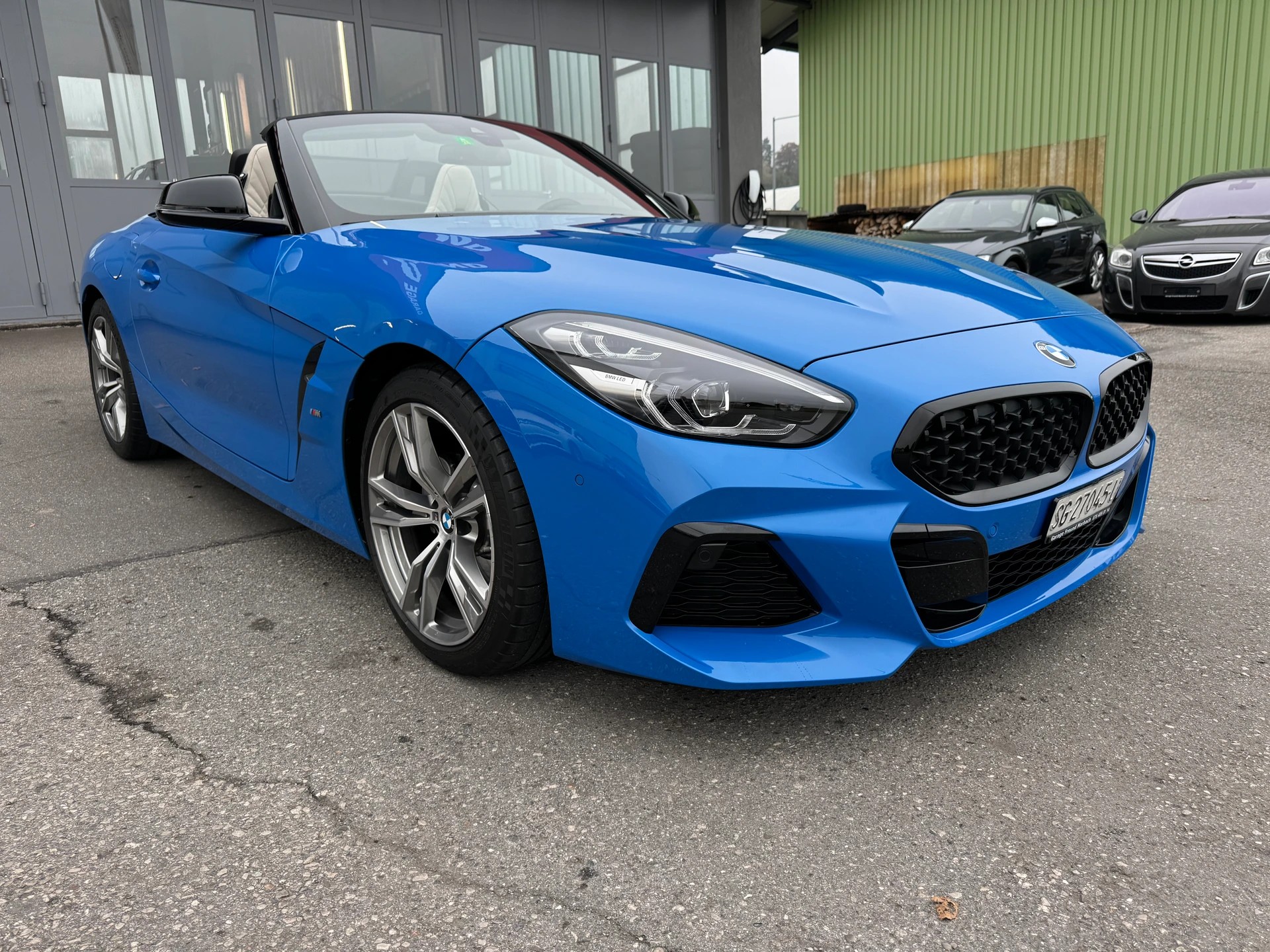 BMW Z4 sDrive 20i M Sport-showroom-element-2
