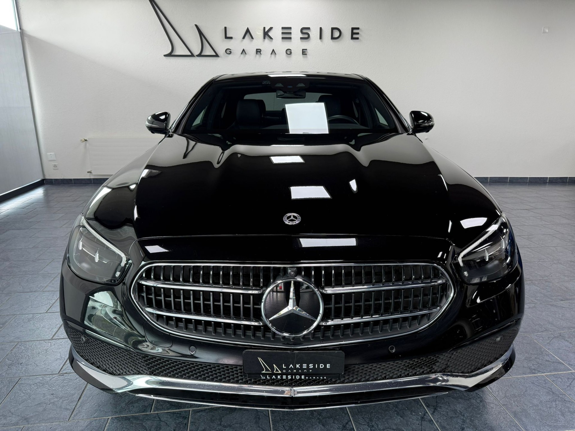 MERCEDES-BENZ E 220 d 4Matic Avantgarde 9G-Tronic-showroom-element-1
