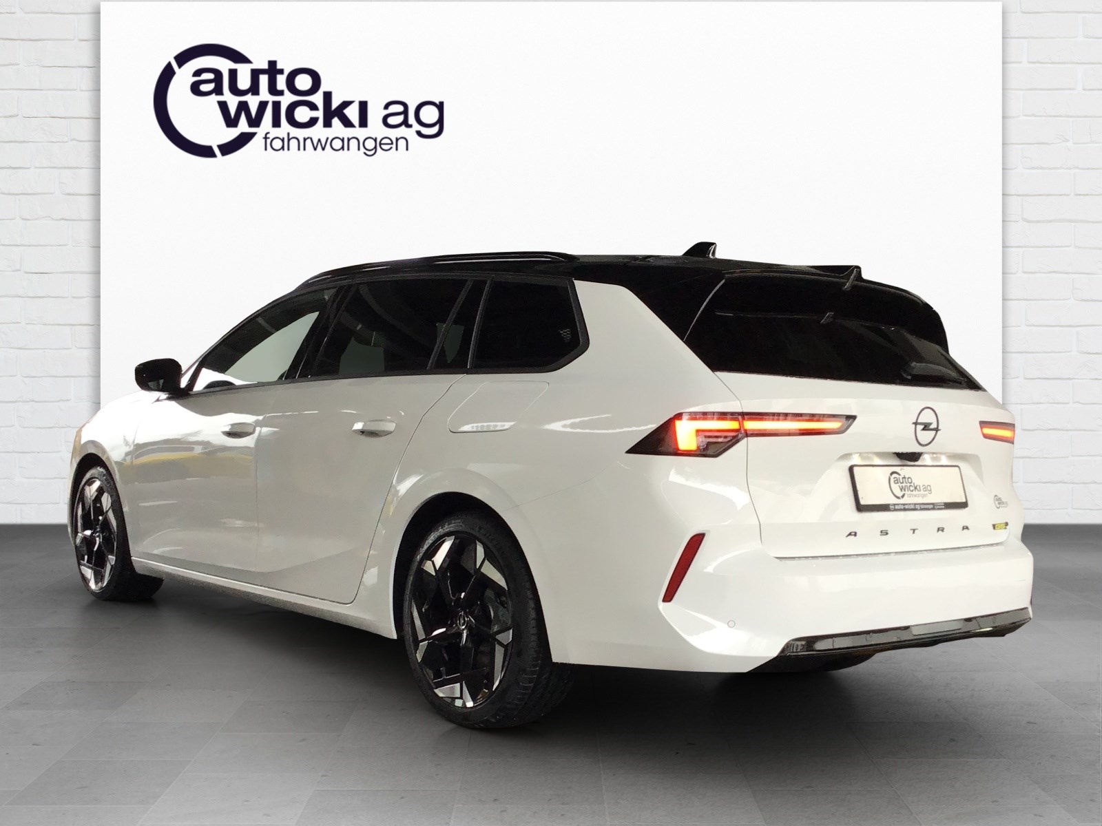 OPEL Astra Sports Tourer 1.6 PHEV Turbo GSe-showroom-element-1