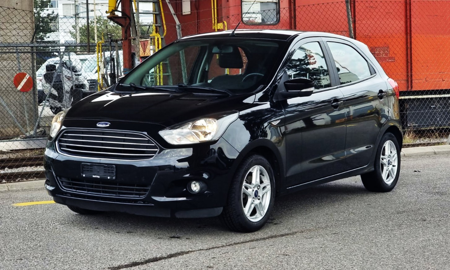FORD KA+ 1.2 Ti-VCT Black Edition-showroom-element-2