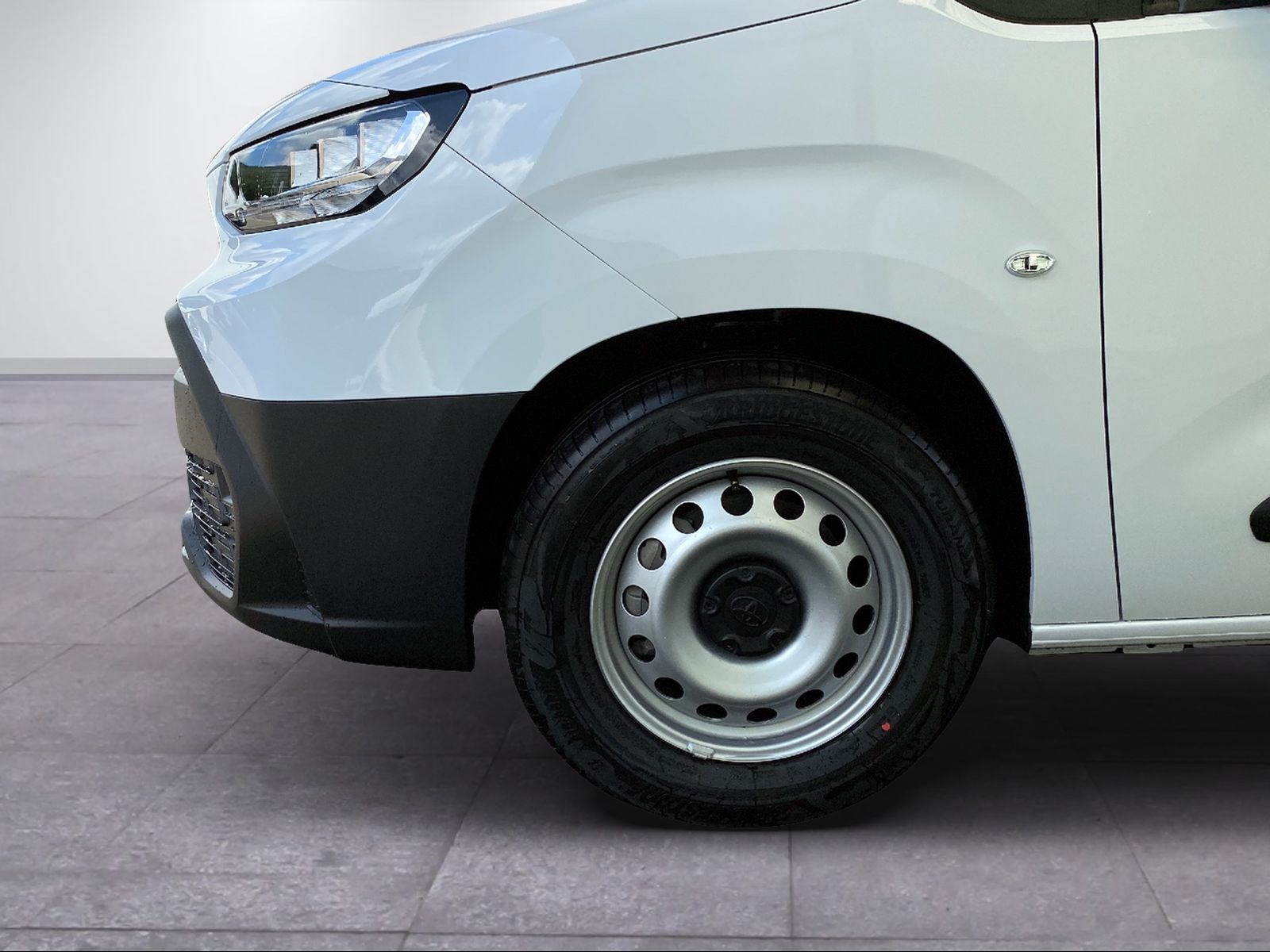 TOYOTA PROACE CITY Van L1 52KWh Active-showroom-element-2
