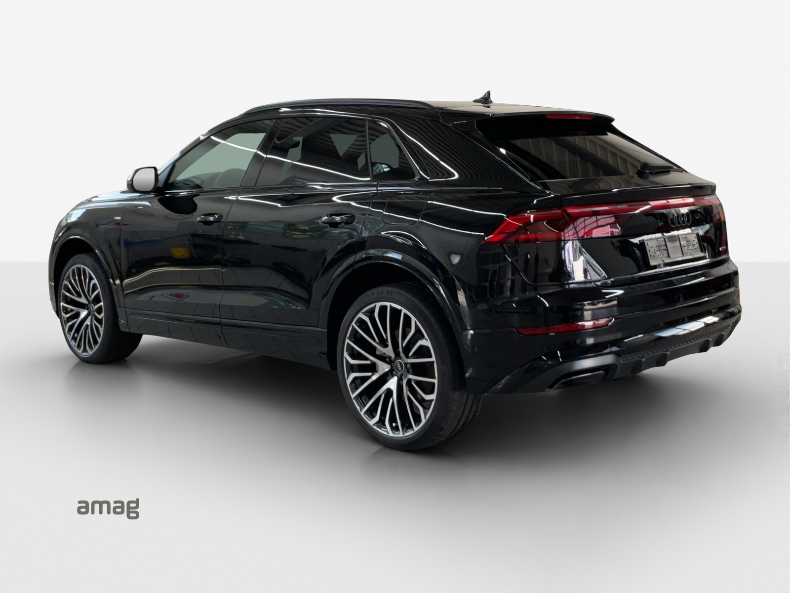 AUDI Q8 55 TFSI e quattro PHEV tiptronic-showroom-element-2
