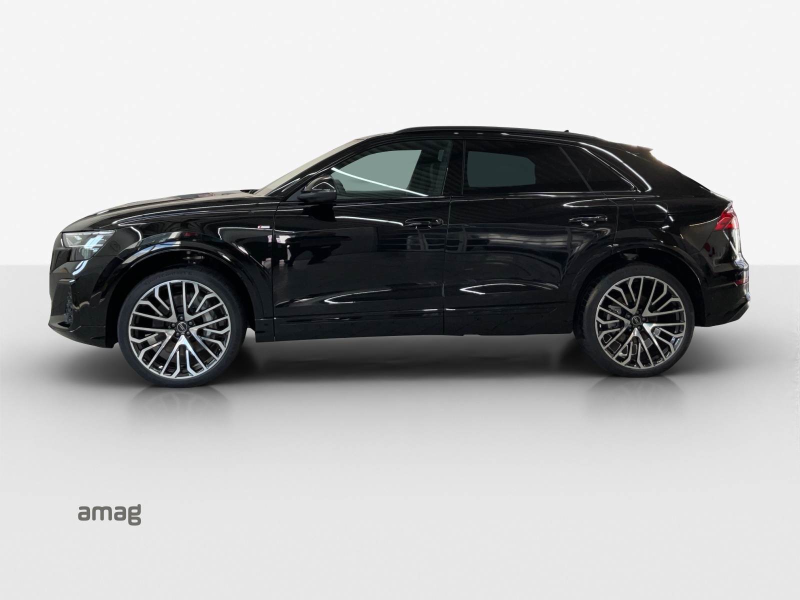 AUDI Q8 55 TFSI e quattro PHEV tiptronic-showroom-element-1