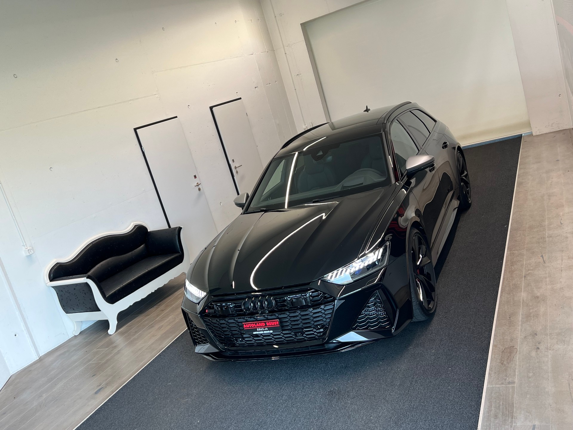 AUDI RS6 Avant 4.0 TFSI V8 Performance quattro-showroom-element-2