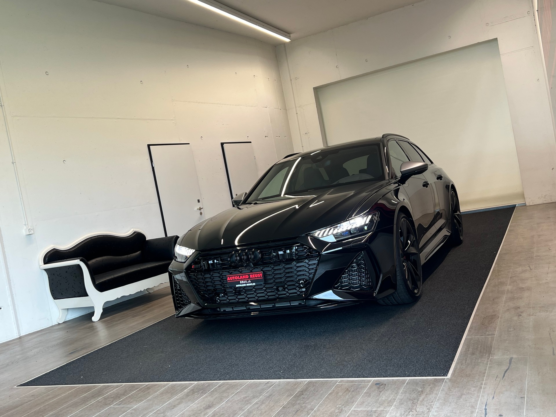 AUDI RS6 Avant 4.0 TFSI V8 Performance quattro-showroom-element-1