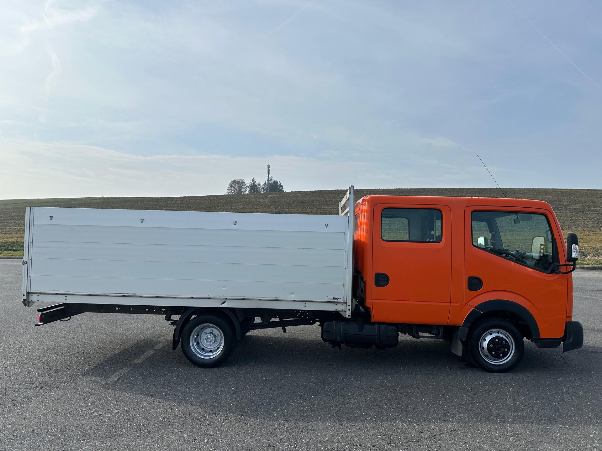 NISSAN NT400 35.15 PRO DK-showroom-element-3