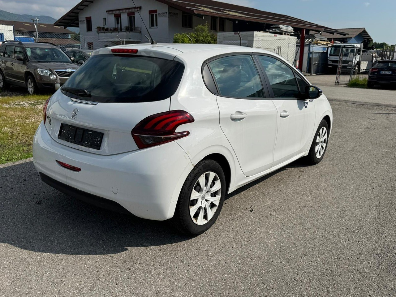 PEUGEOT 208-showroom-element-3