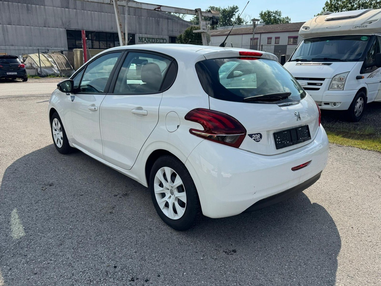 PEUGEOT 208-showroom-element-2
