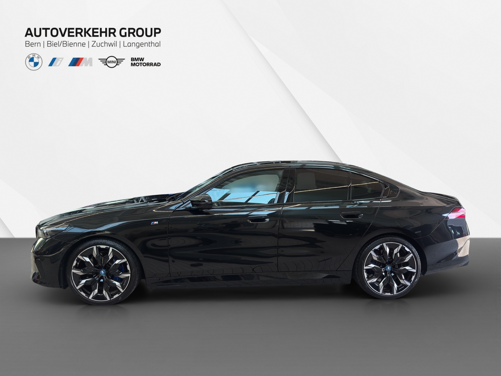 BMW i5 M60 xDrive M Sport Pro-showroom-element-2