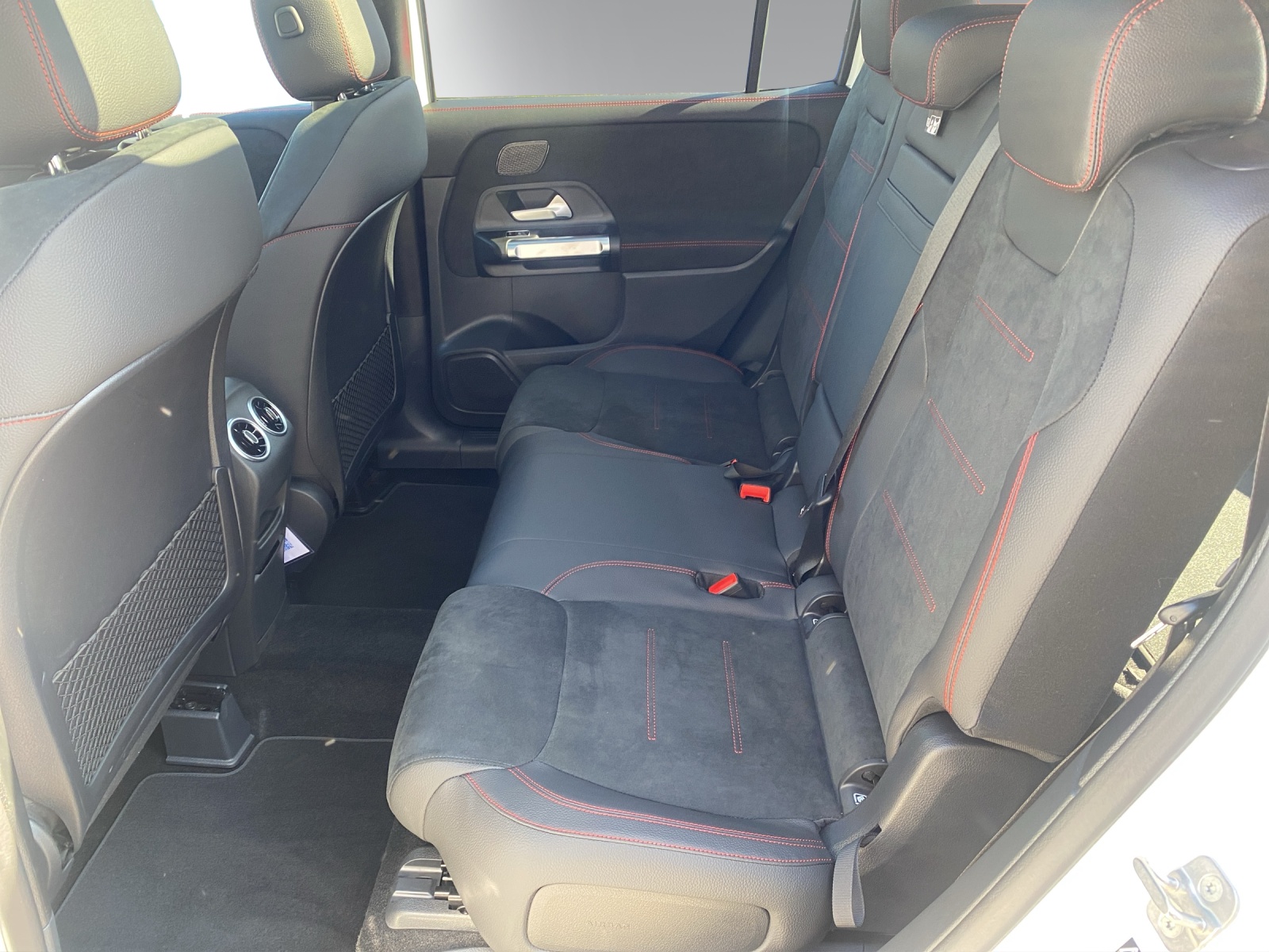 Image MERCEDES-BENZ GLB-250 GLB 250 4Matic 8G-Tronic