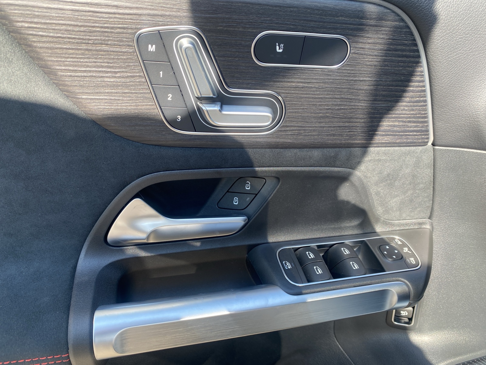 Image MERCEDES-BENZ GLB-250 GLB 250 4Matic 8G-Tronic