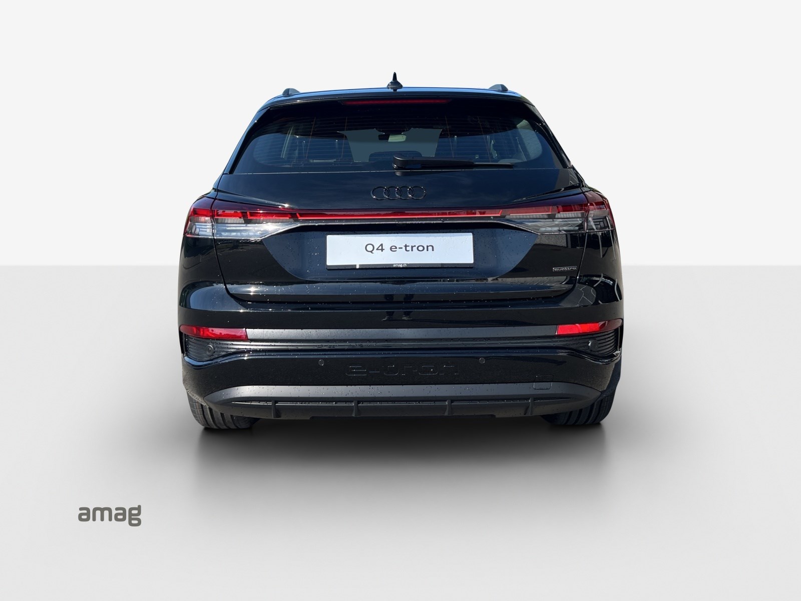 AUDI Q4 e-tron 45 quattro-showroom-element-3