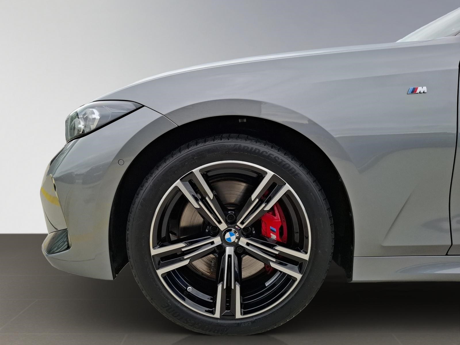 BMW 320d xDrive SAG Touring-showroom-element-2