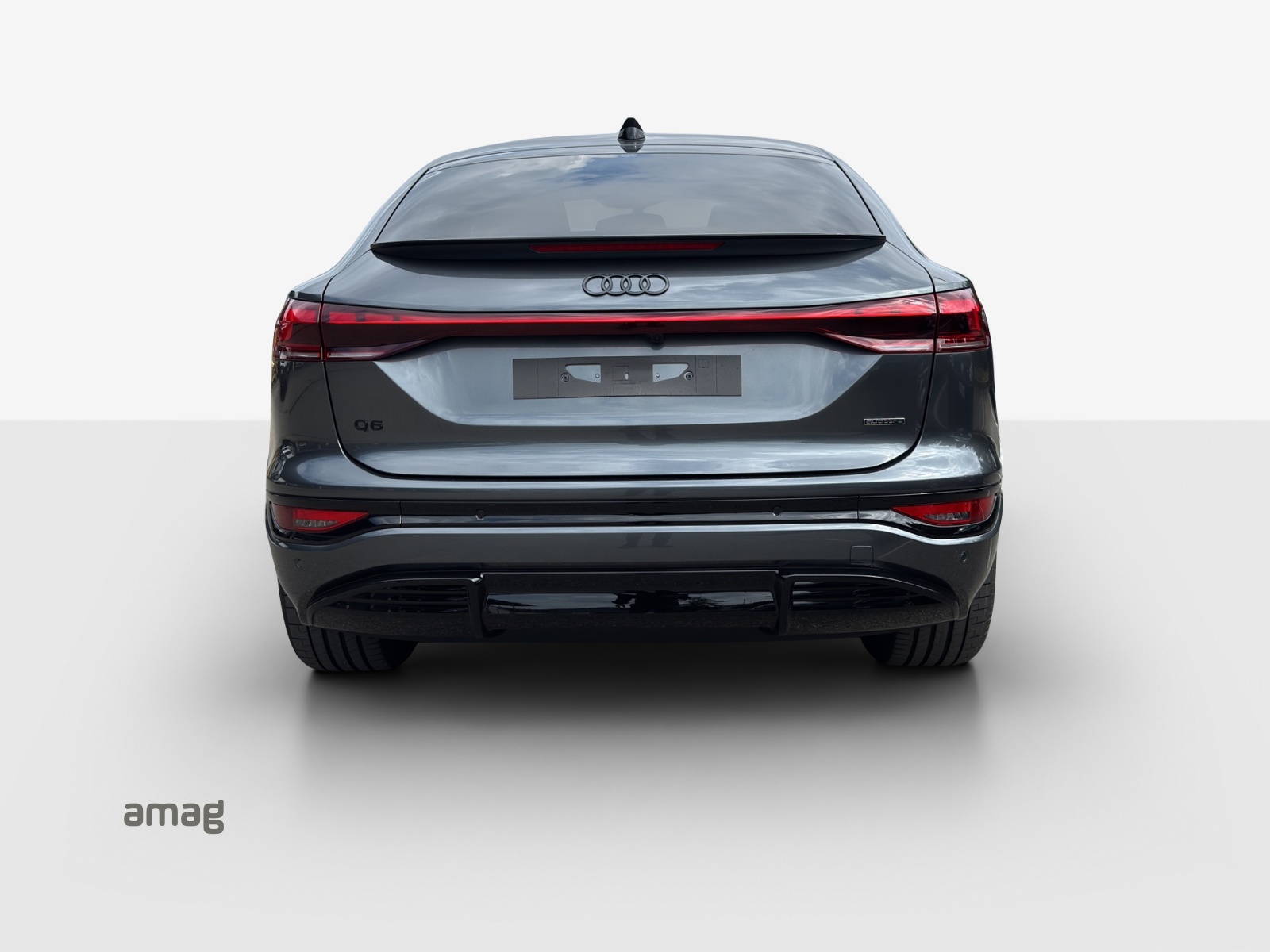 AUDI Q6 Sportback e-tron quattro-showroom-element-3