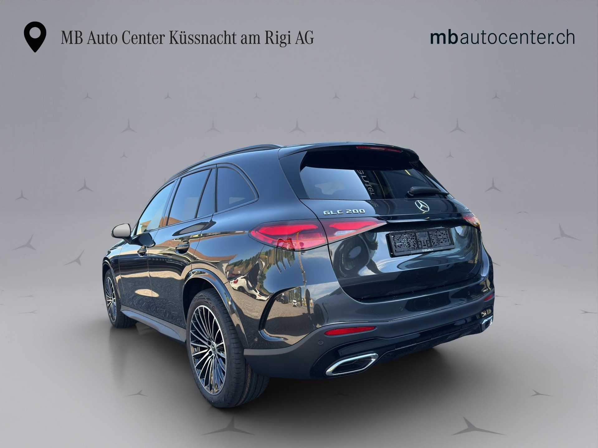 MERCEDES-BENZ GLC 220 GLC 200 AMG Line 4matic-showroom-element-3