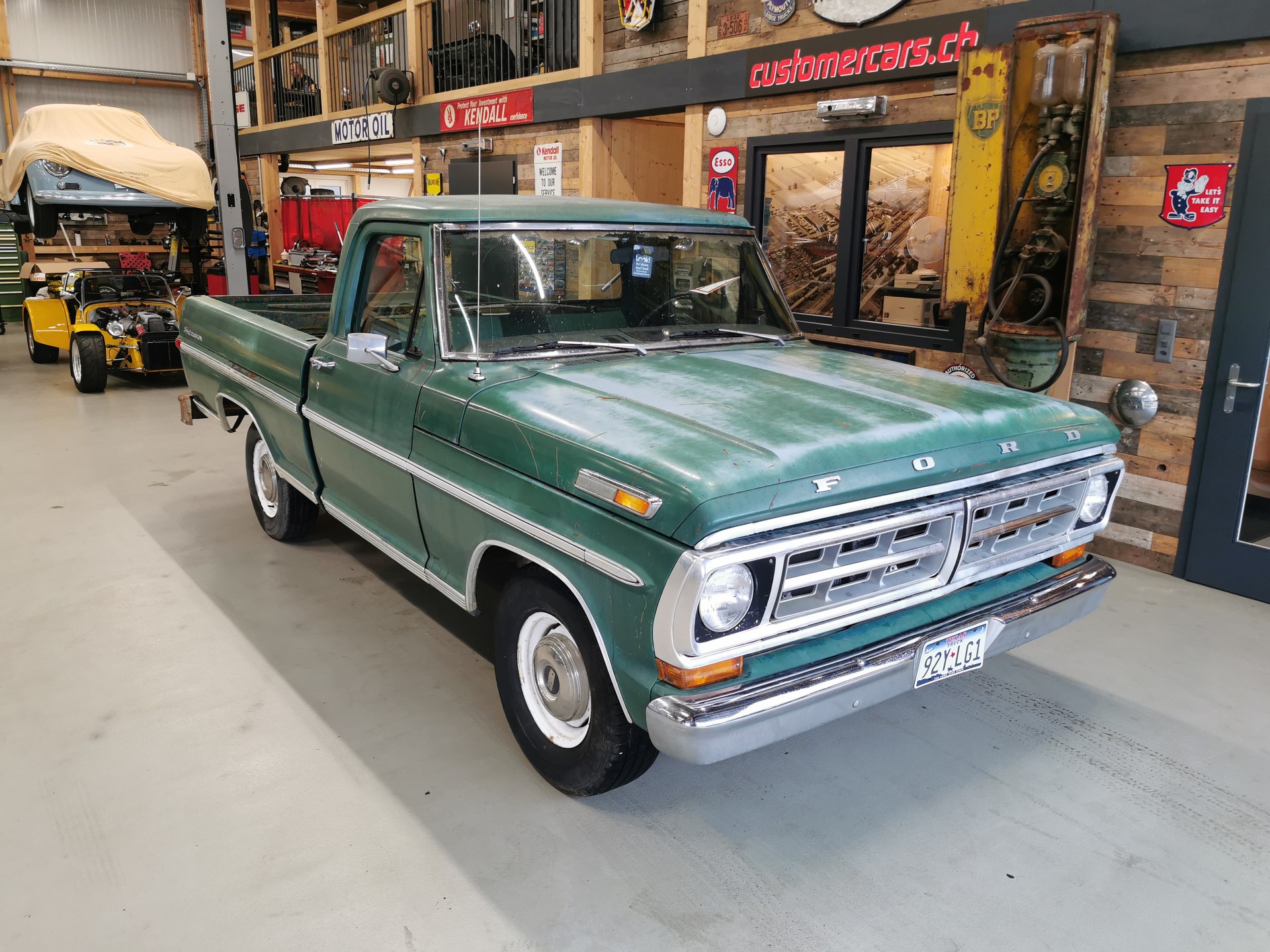 FORD F100 Patina Truck-image-1