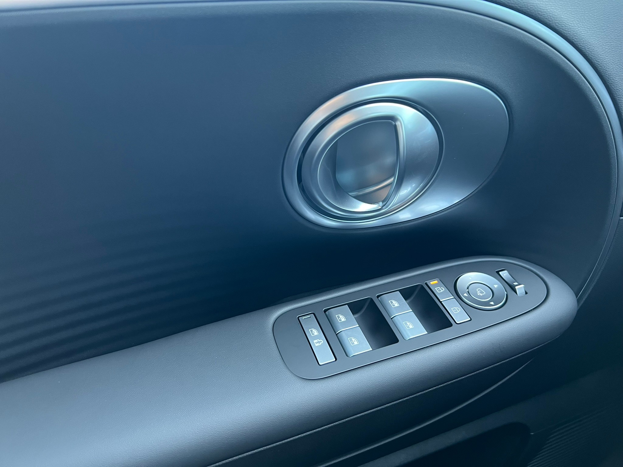 Image HYUNDAI IONIQ Ioniq 9 110kWh Amplia 4WD