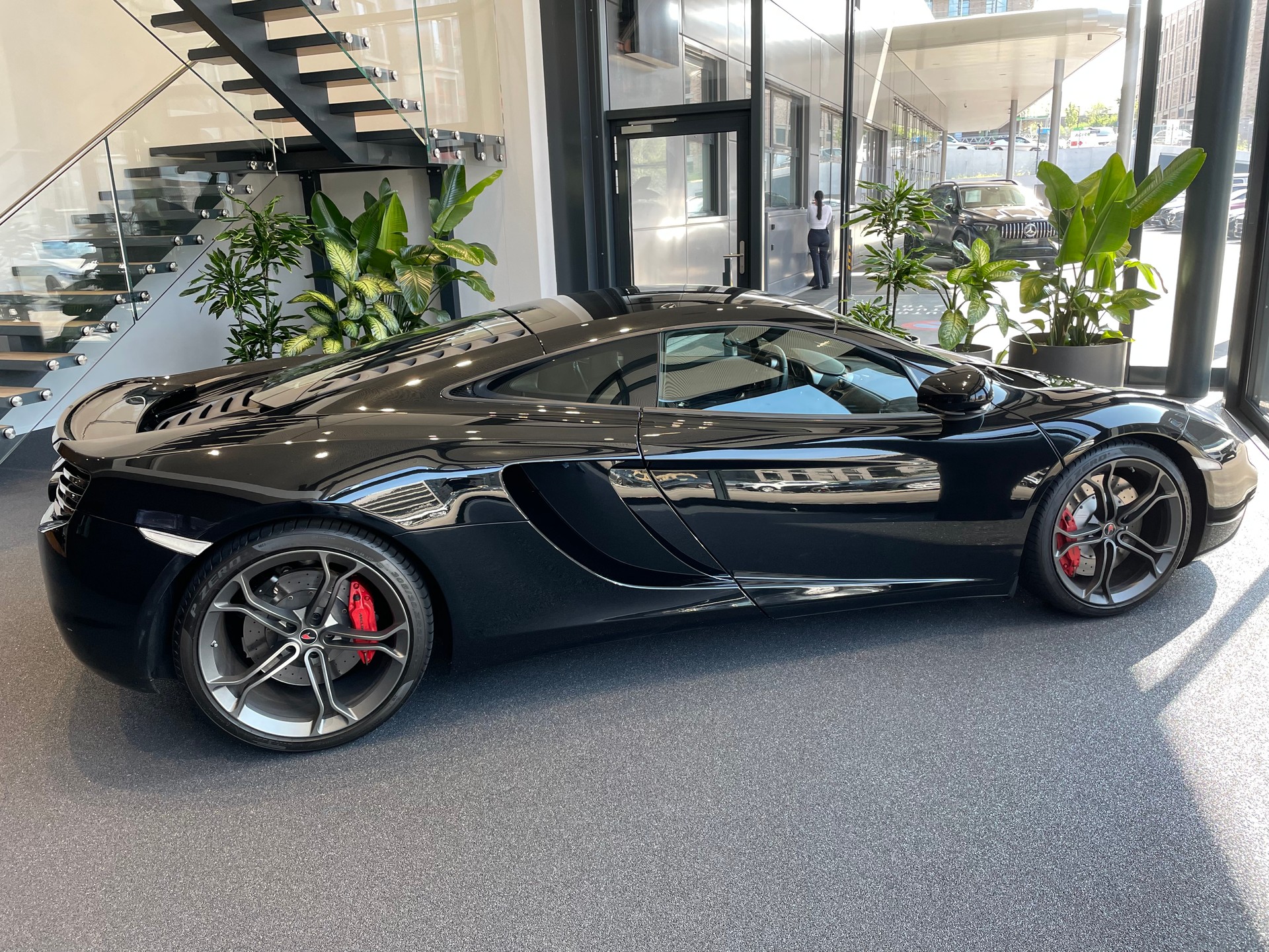 McLAREN MP4-12C Coupé 3.8 V8 SSG-image-2
