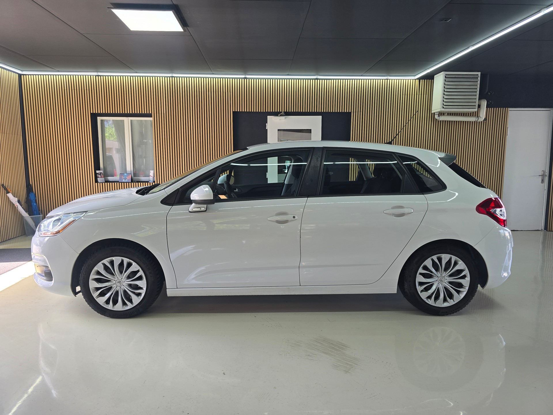 CITROEN C4 1.2 Pure Tech Live Edition-showroom-element-3
