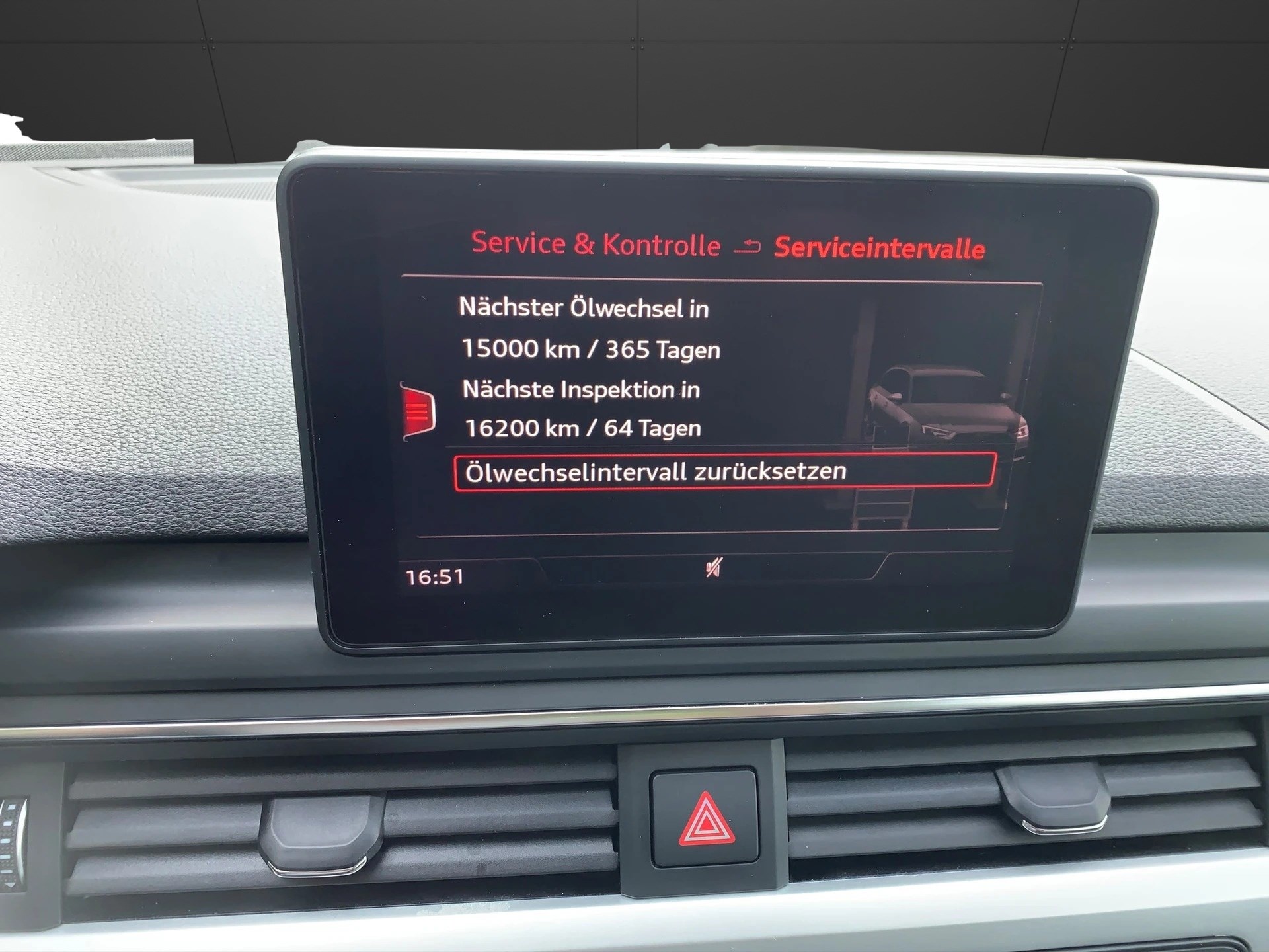 AUDI A4 Avant 2.0 TDI S-tronic-image-9