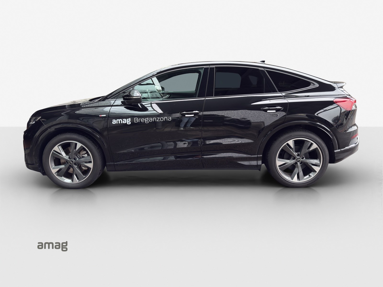 AUDI Q4 Sportback e-tron 45 quattro-showroom-element-1
