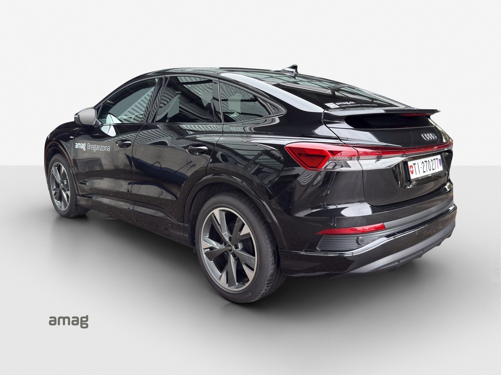AUDI Q4 Sportback e-tron 45 quattro-showroom-element-2