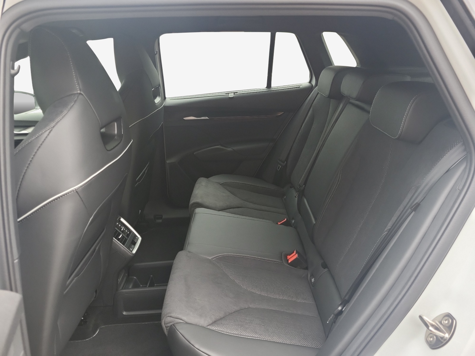 SKODA Elroq 85 Sport Line-image-11