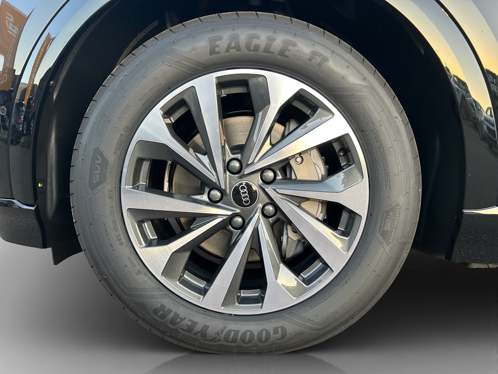 AUDI Q6 e-tron quattro-image-12