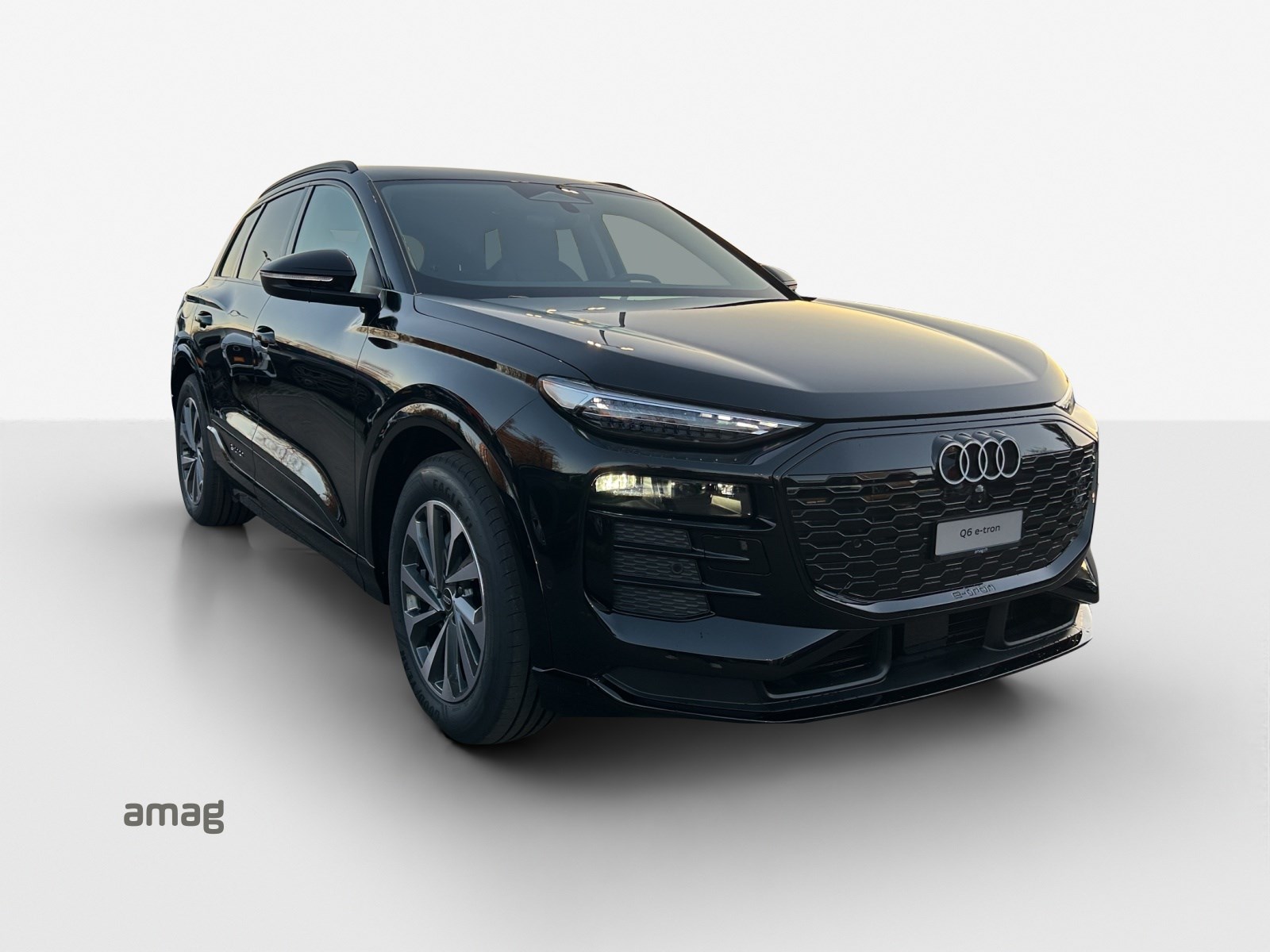AUDI Q6 e-tron quattro-image-5