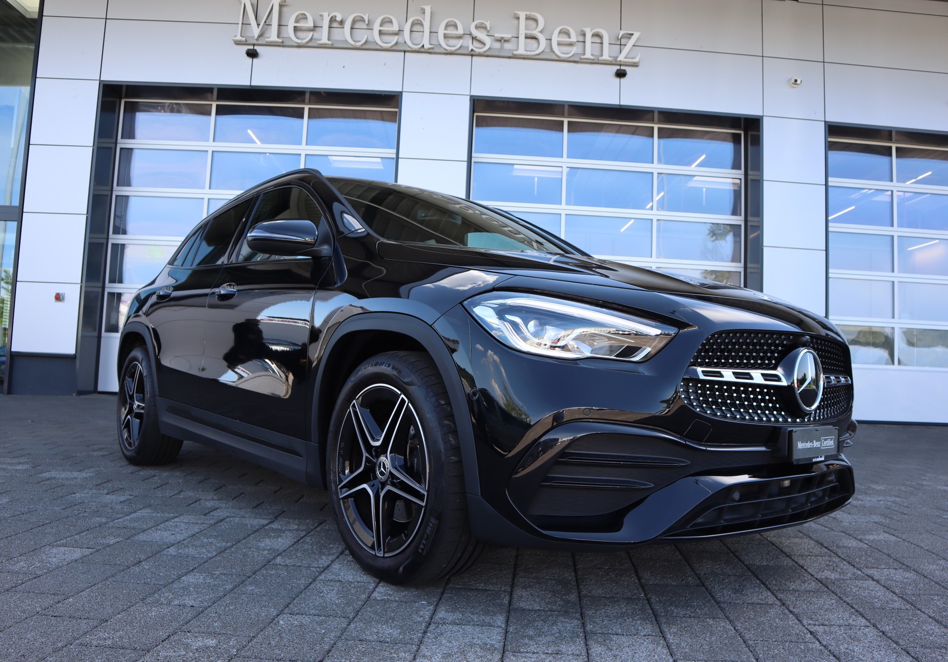 MERCEDES-BENZ GLA 180d AMG Line 8G-DCT