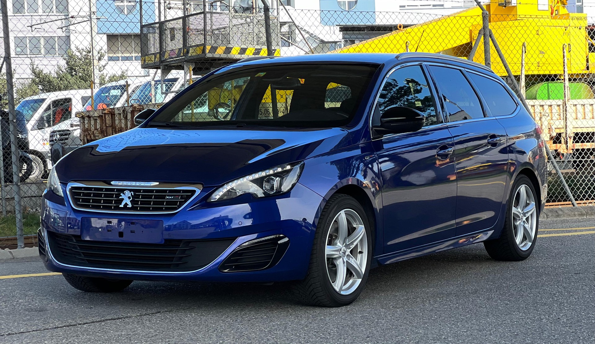 PEUGEOT 308 SW 1.6 eTHP GT-showroom-element-2