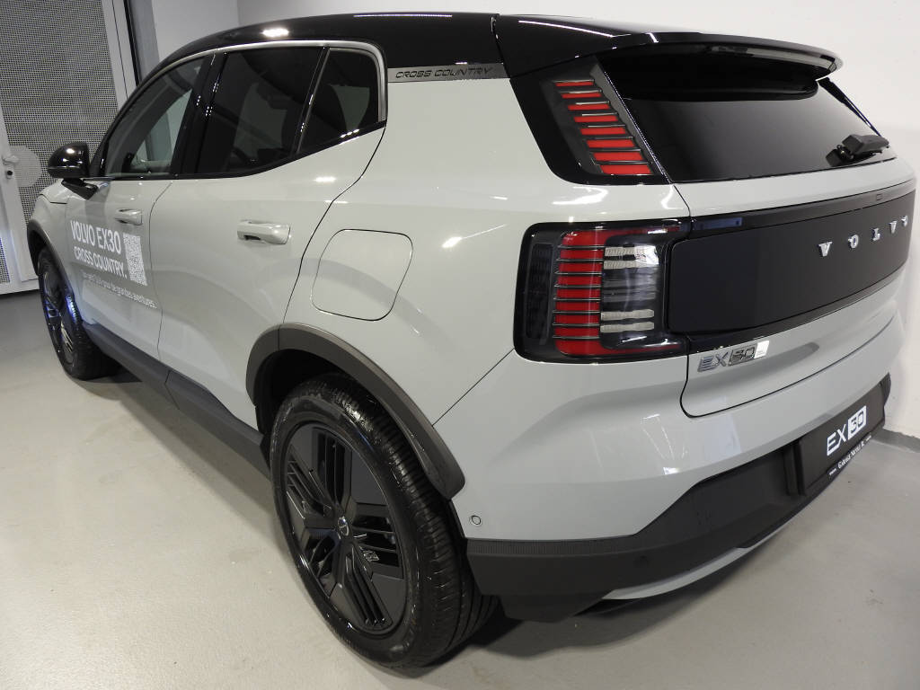 VOLVO EX30 CC E60 Twin Performance AWD-showroom-element-3