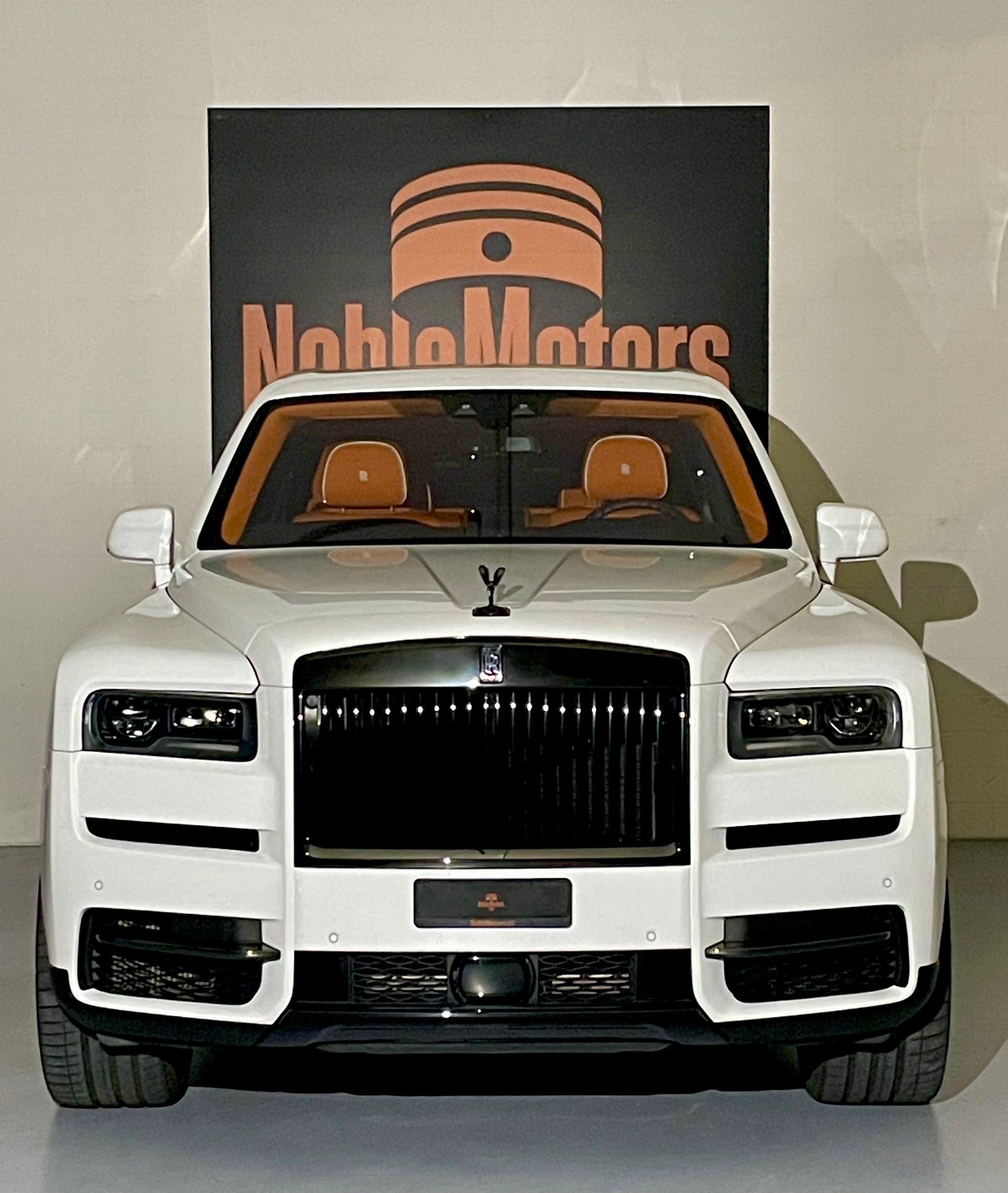 ROLLS-ROYCE Cullinan 6.7 V12 Black Badge 600PS / CH- Fahrzeug & fortlaufender Werksgarantie sowie Service Paket