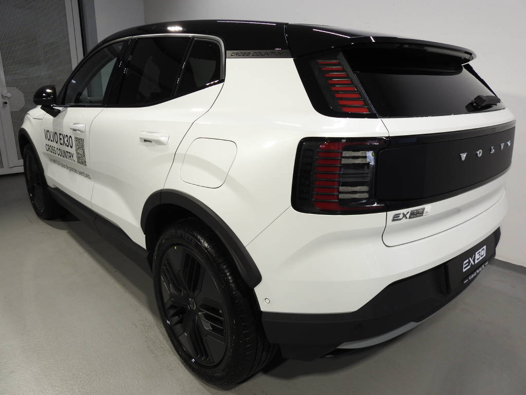 VOLVO EX30 CC E60 Twin Performance AWD-showroom-element-3