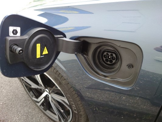 VOLVO V60 T6 eAWD Ultim Dark-image-11