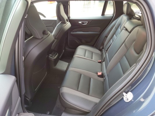 VOLVO V60 T6 eAWD Ultim Dark-image-7