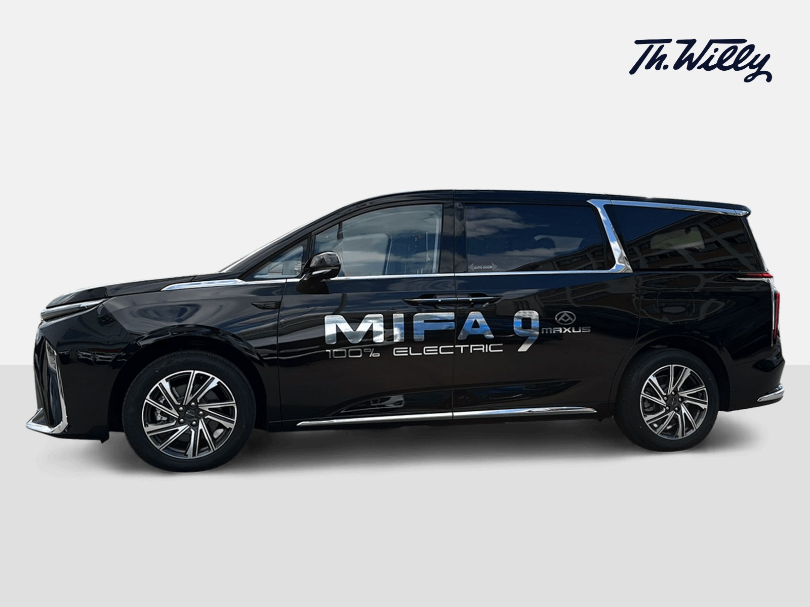 MAXUS Mifa 9 Luxury-showroom-element-1