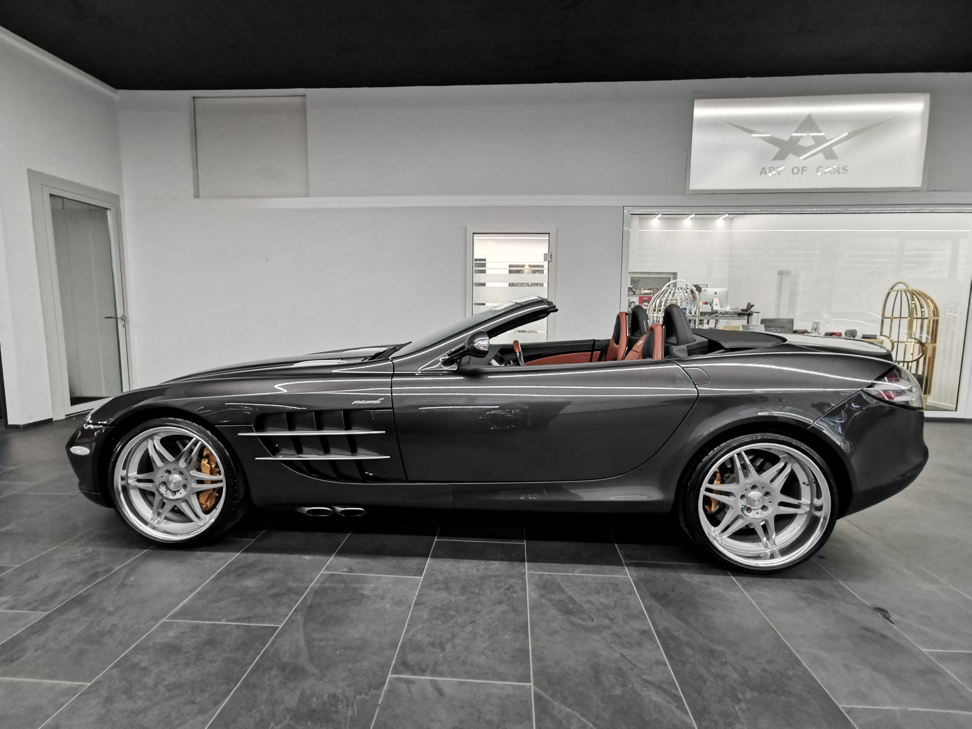 MERCEDES-BENZ McLaren Roadster-image-4