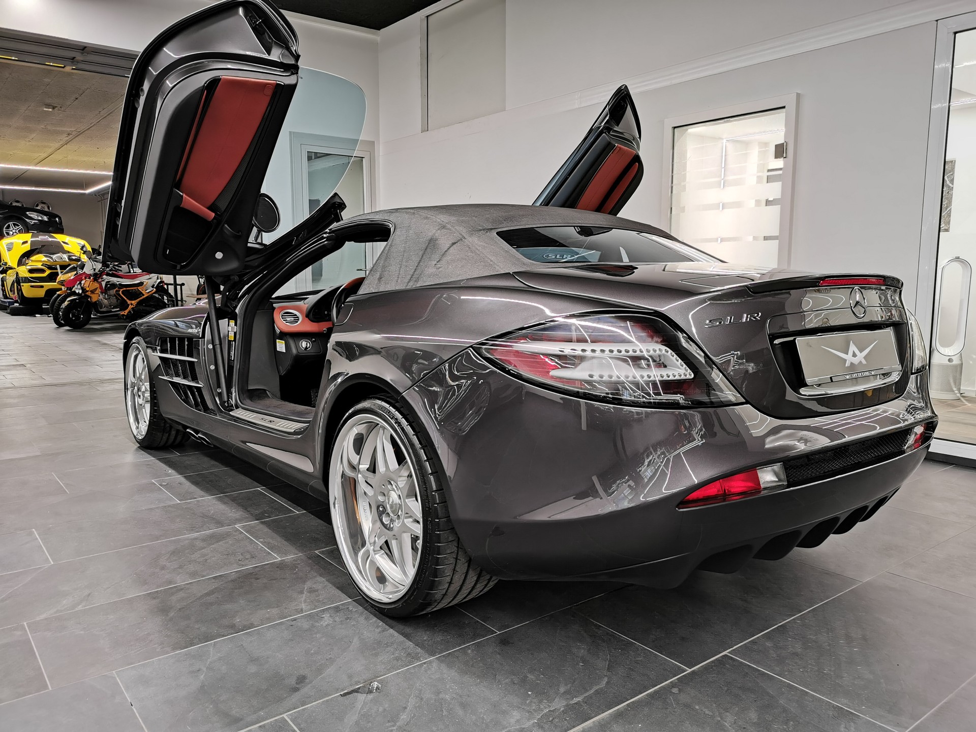MERCEDES-BENZ McLaren Roadster-image-6