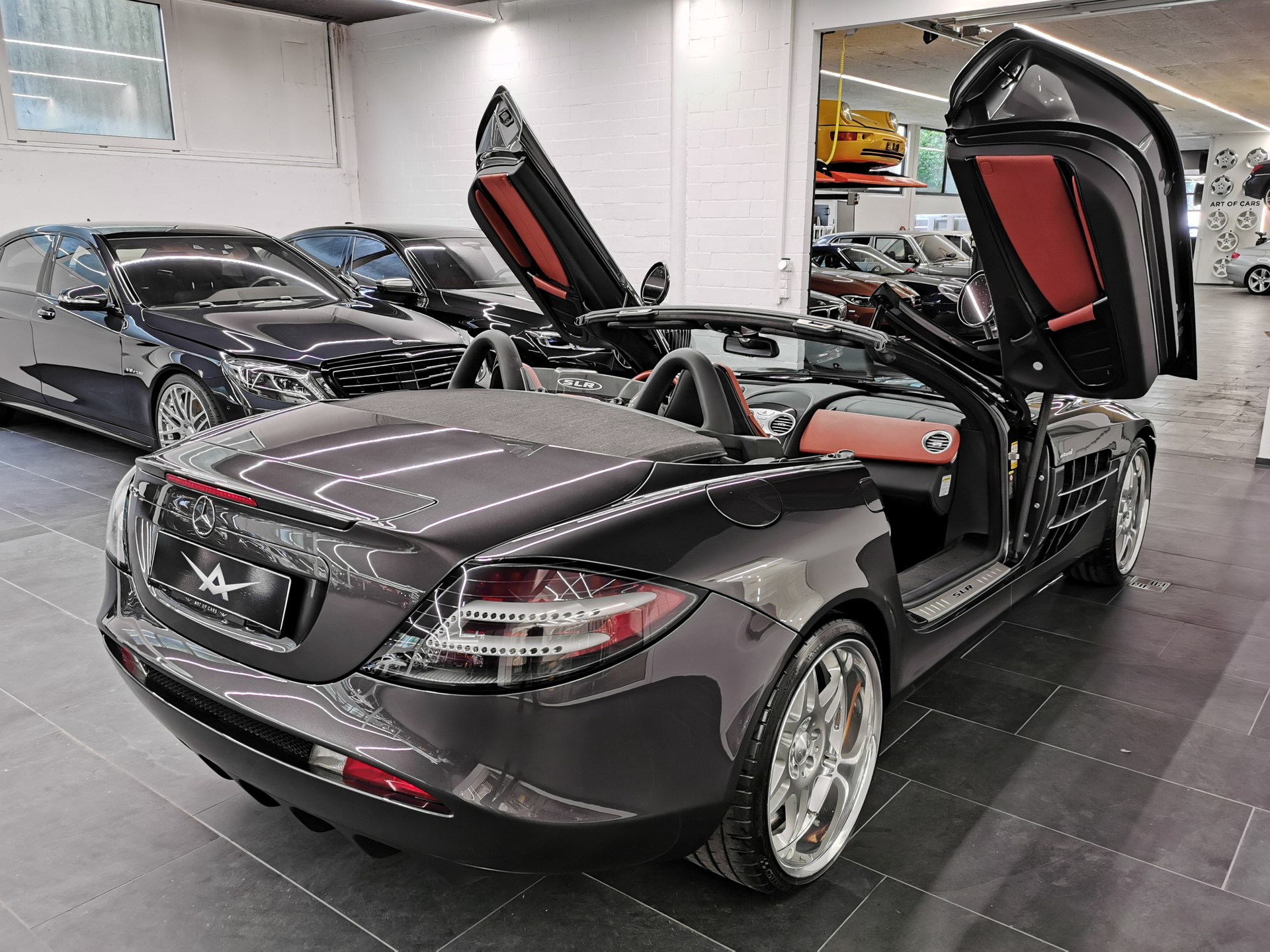 MERCEDES-BENZ McLaren Roadster-image-8