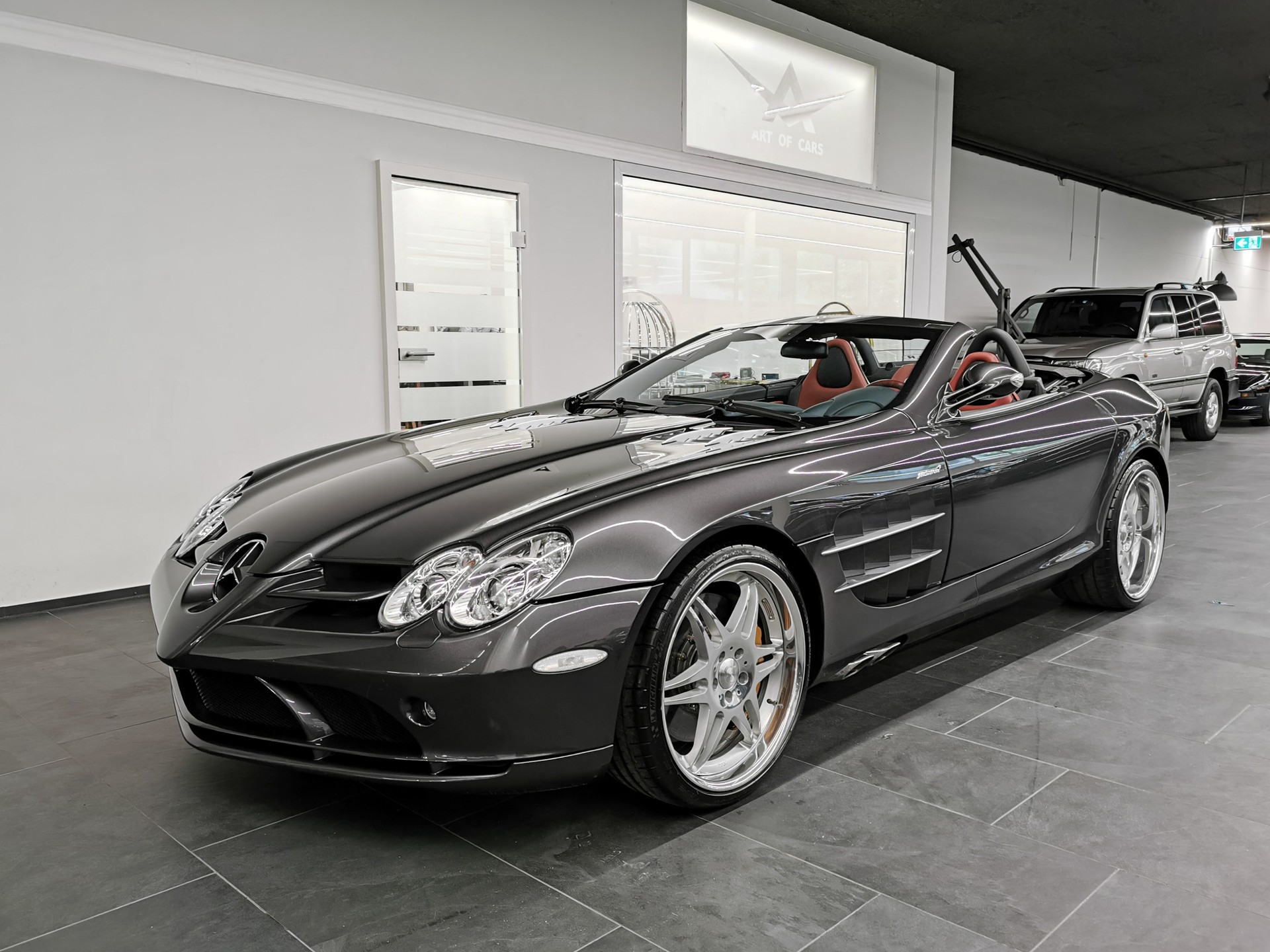 MERCEDES-BENZ McLaren Roadster-image-2