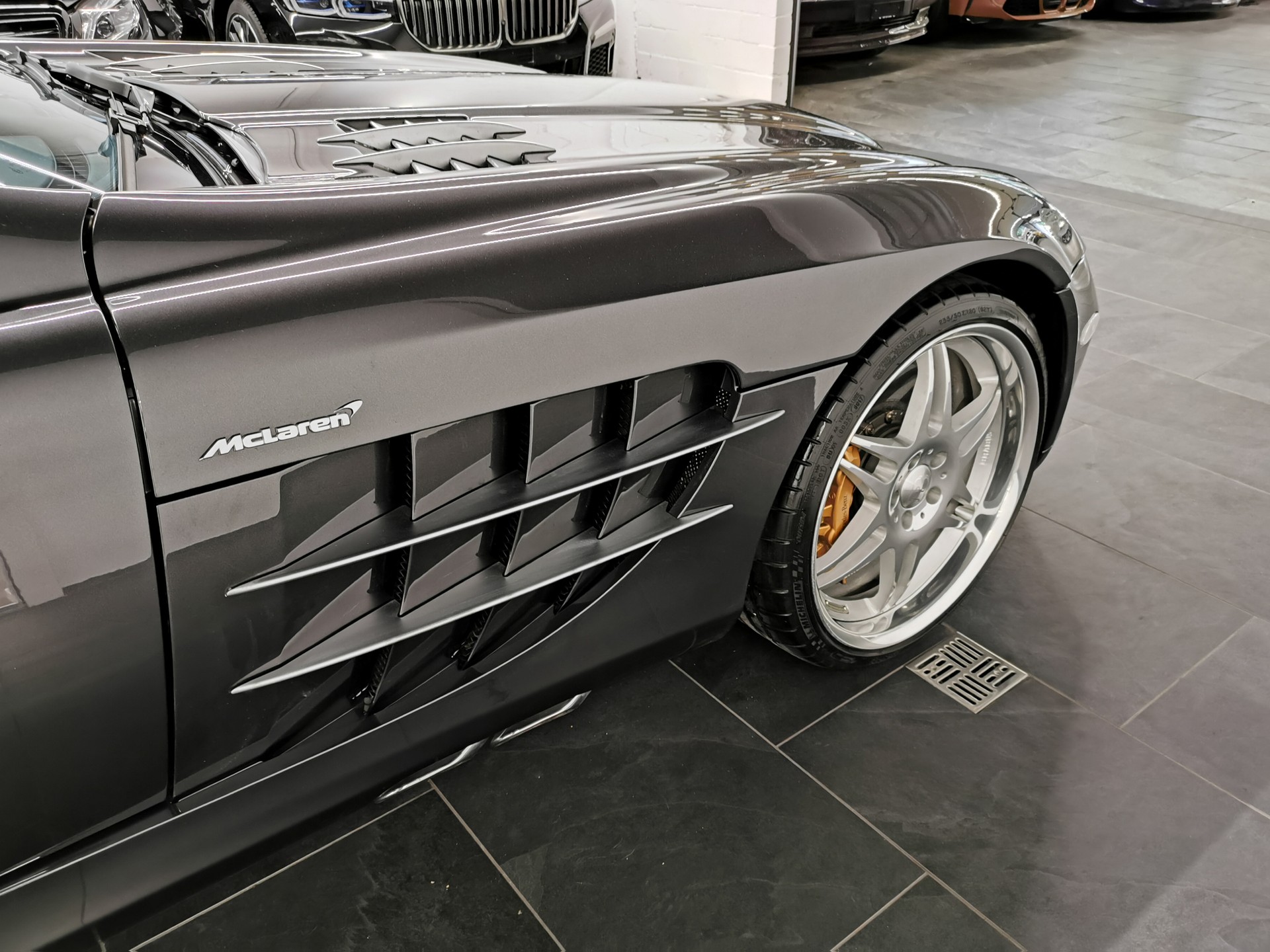 MERCEDES-BENZ McLaren Roadster-image-12