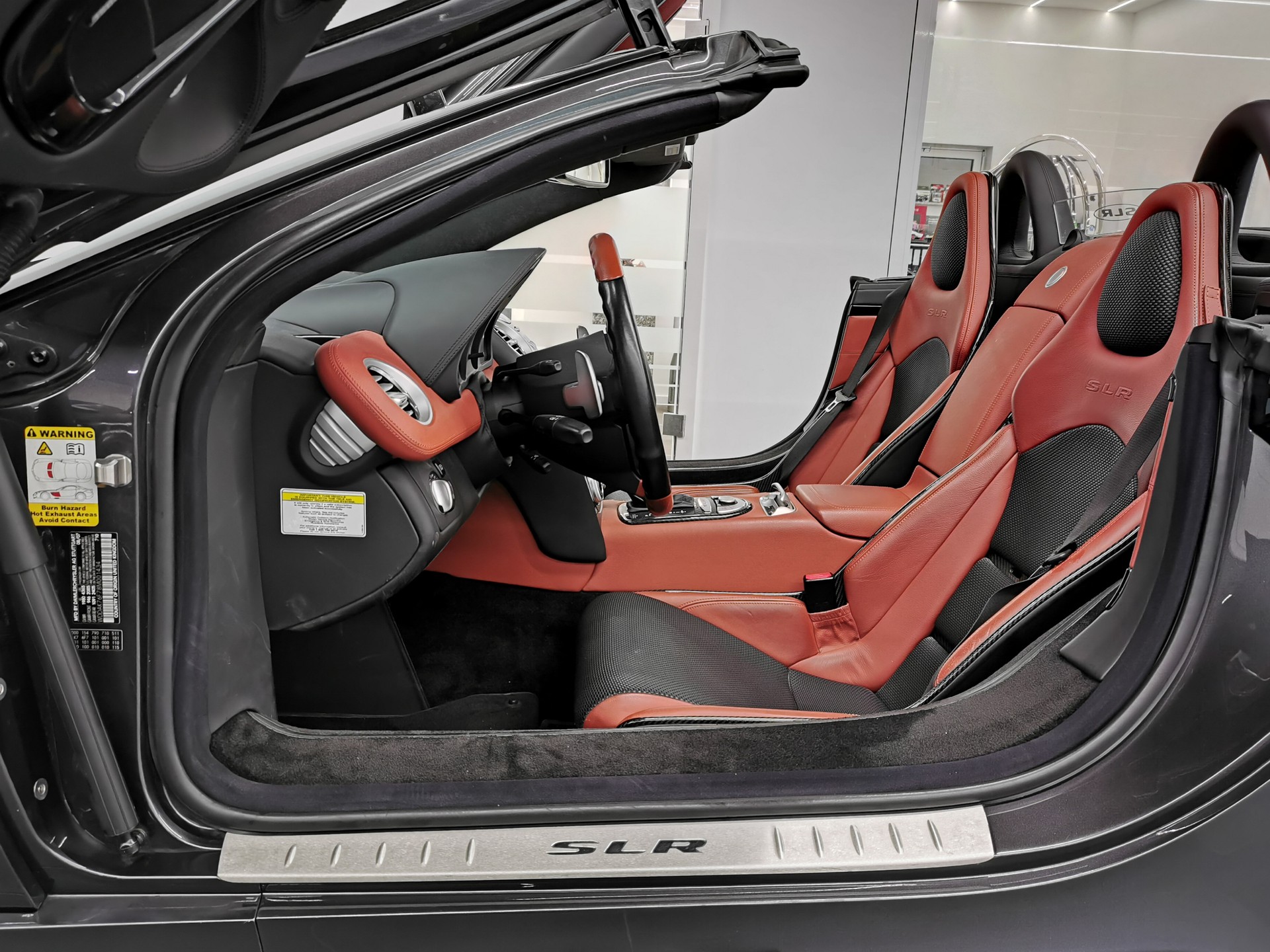 MERCEDES-BENZ McLaren Roadster-image-13
