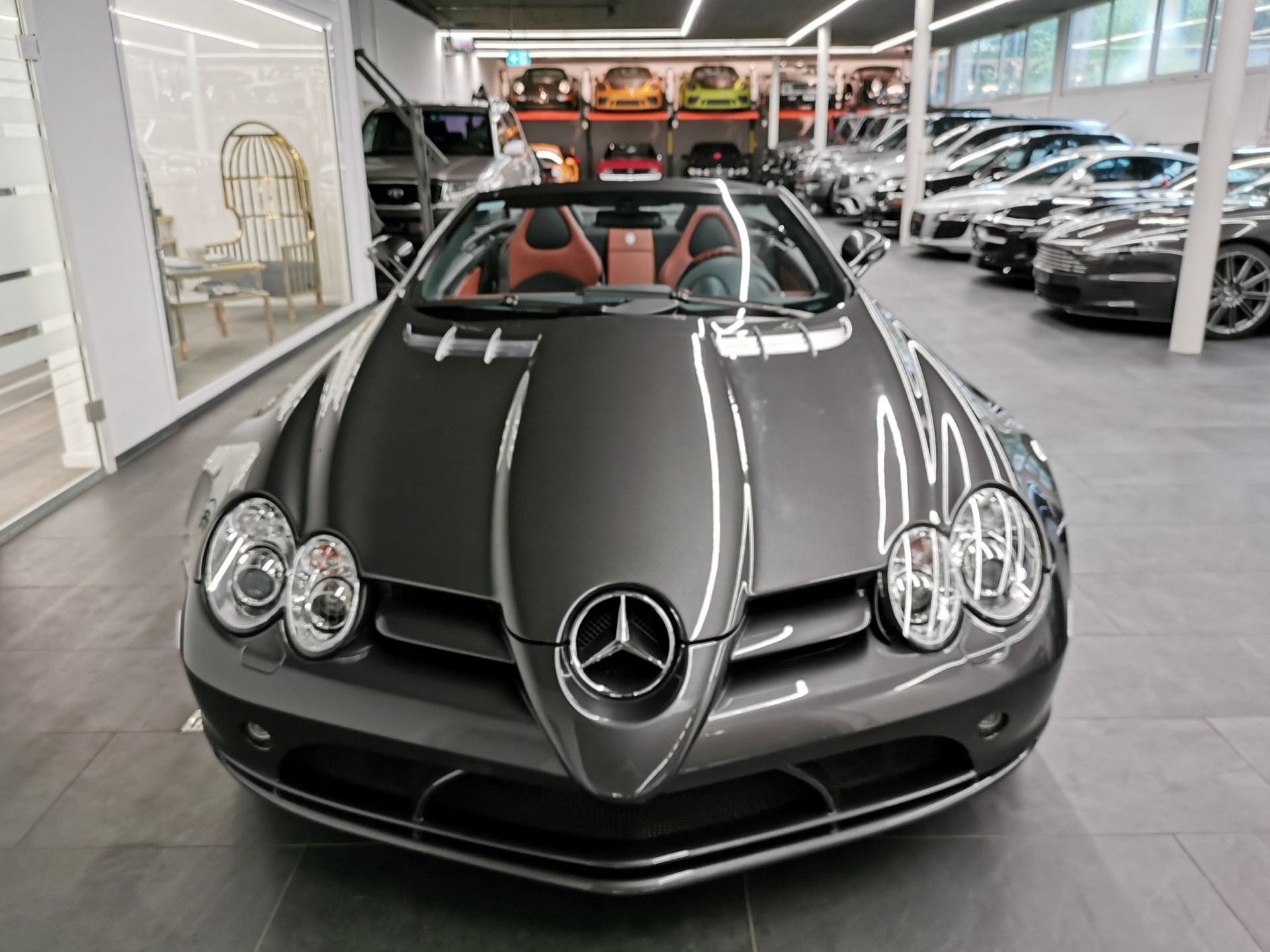 MERCEDES-BENZ McLaren Roadster-image-1