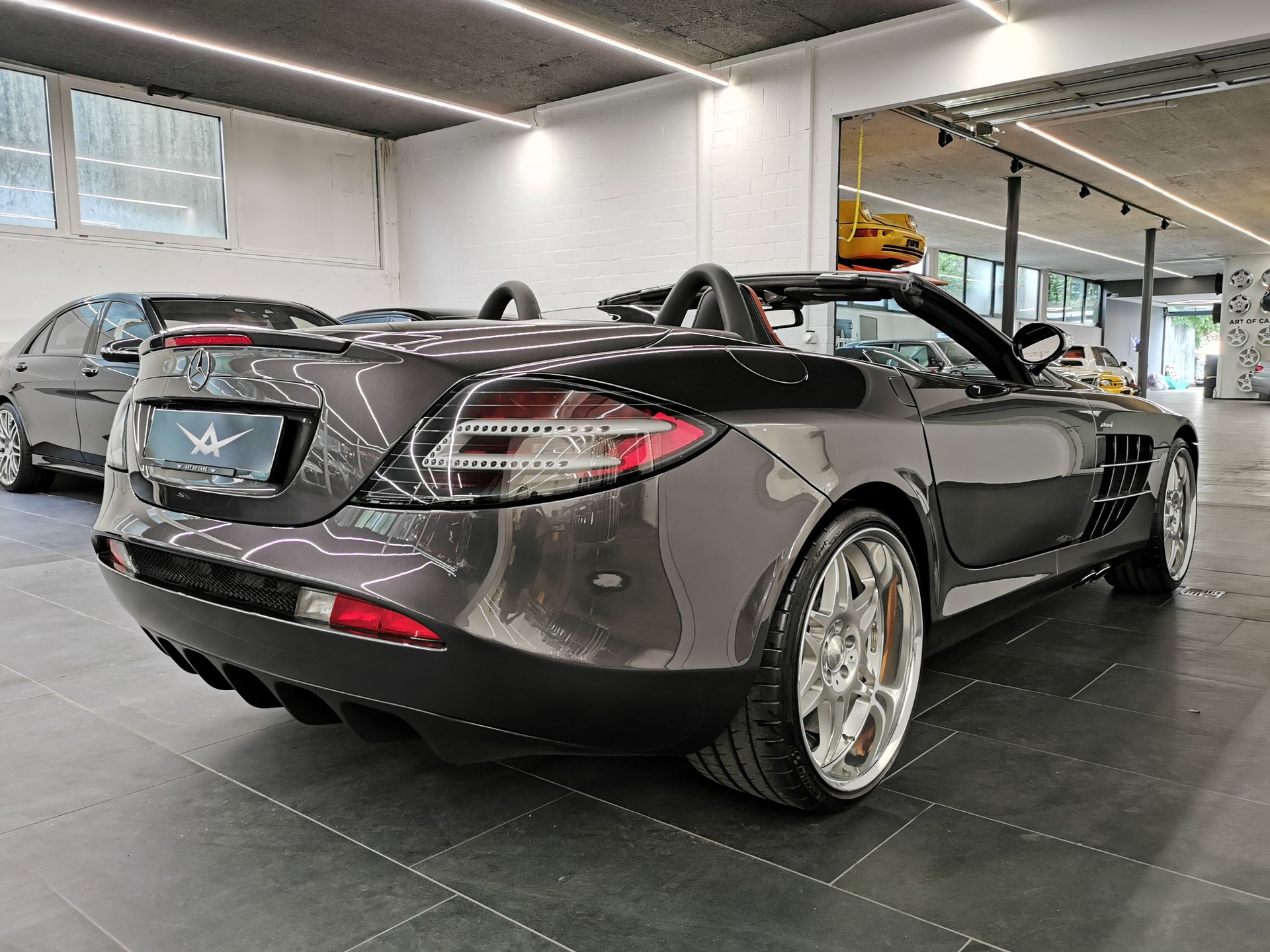 MERCEDES-BENZ McLaren Roadster-image-9