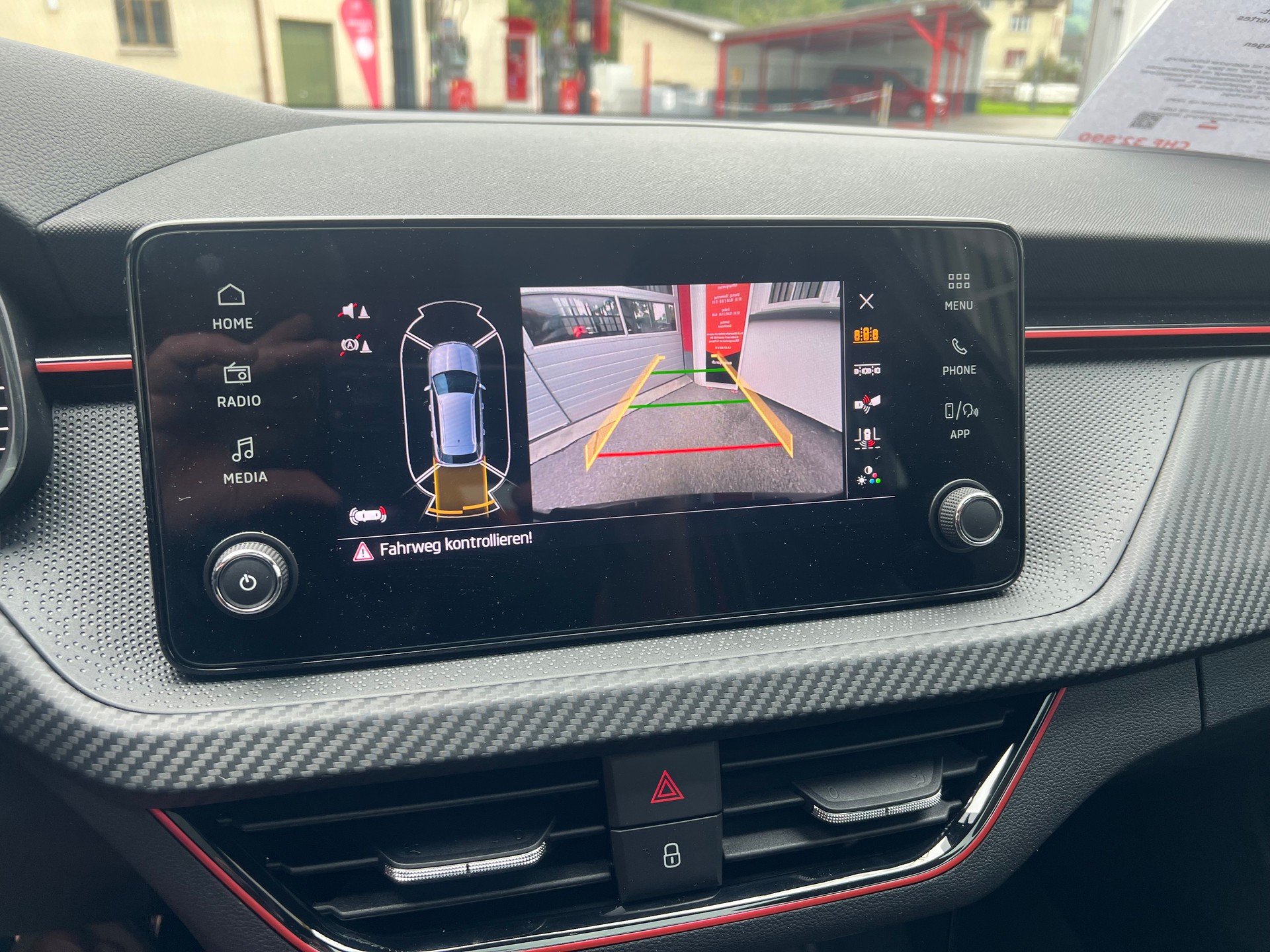 SKODA Kamiq 1.5 TSI Monte Carlo DSG-image-13