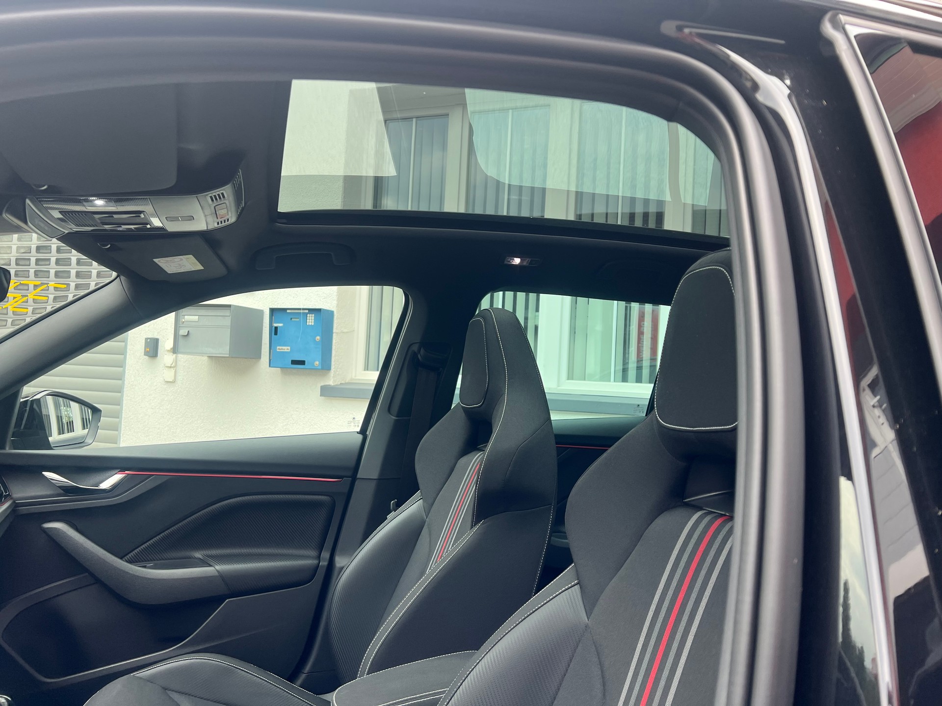 SKODA Kamiq 1.5 TSI Monte Carlo DSG-image-10