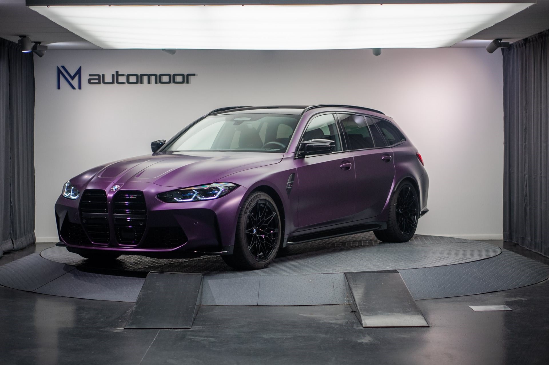 BMW M3 Touring xDrive Competition *Individual Frozen Purple* *Carbon*