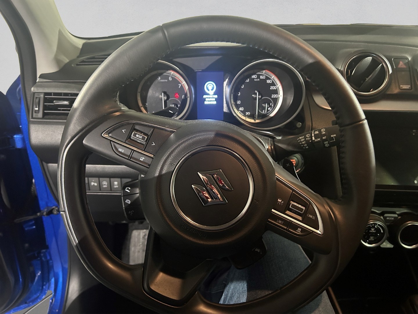 SUZUKI Swift 1.2 Compact Top Hybrid CVT-image-9