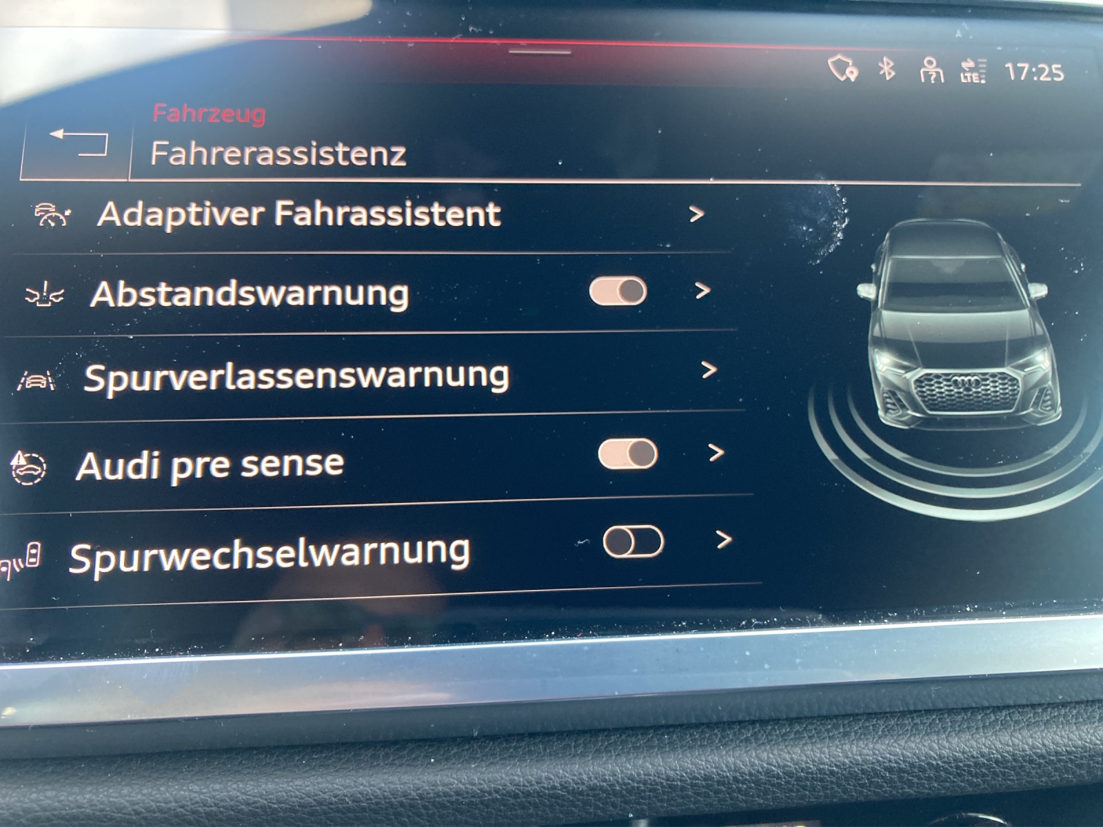 AUDI Q3 Sportback 45 TFSI S line quattro-image-14